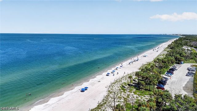 11 Bluebill AVE 606, Naples, FL 34108