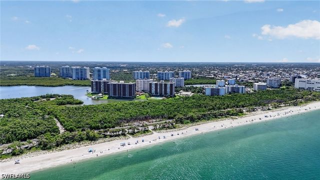 11 Bluebill AVE 606, Naples, FL 34108