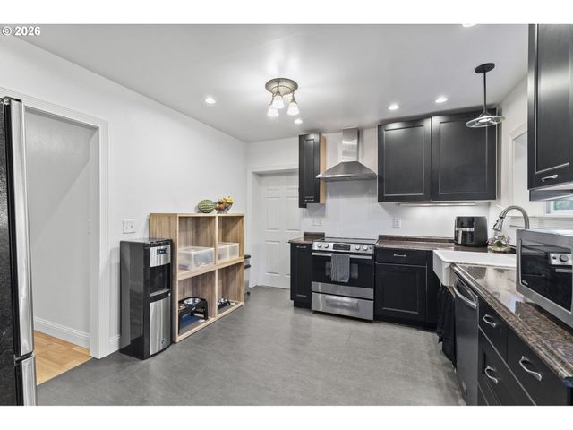 13925 Sw RIVER Ln, Portland, OR 97224