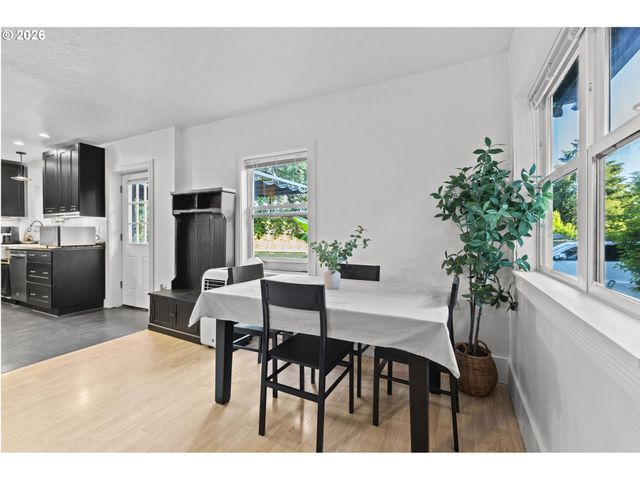 13925 Sw RIVER Ln, Portland, OR 97224