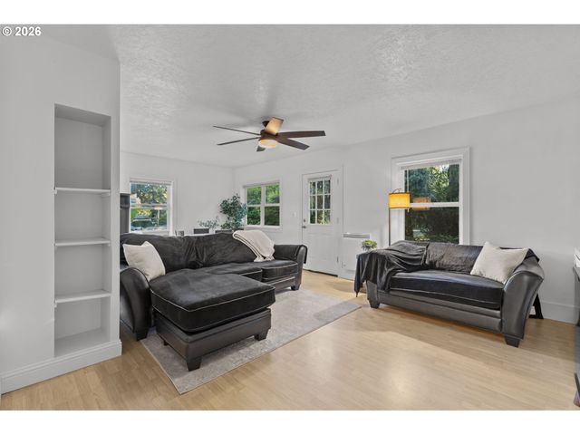 13925 Sw RIVER Ln, Portland, OR 97224