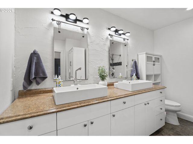13925 Sw RIVER Ln, Portland, OR 97224