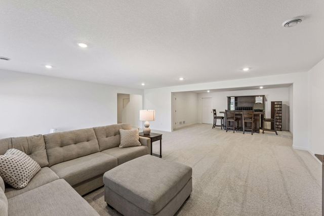 7594 Swan Street, Lino Lakes, MN 55038