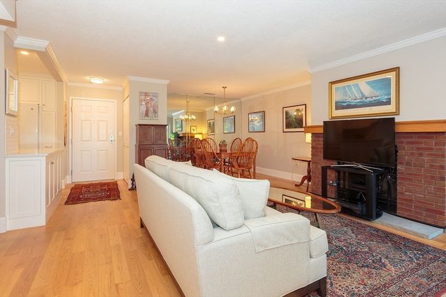 666 Main Street 207, Winchester, MA 01890