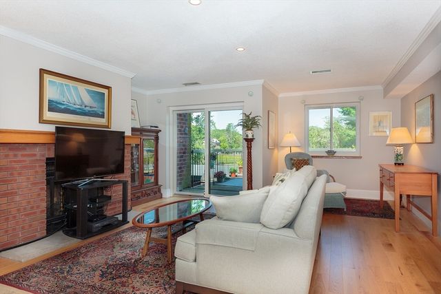 666 Main Street 207, Winchester, MA 01890