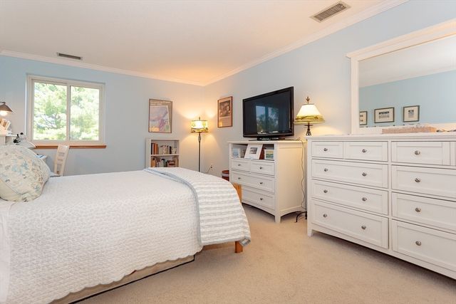 666 Main Street 207, Winchester, MA 01890