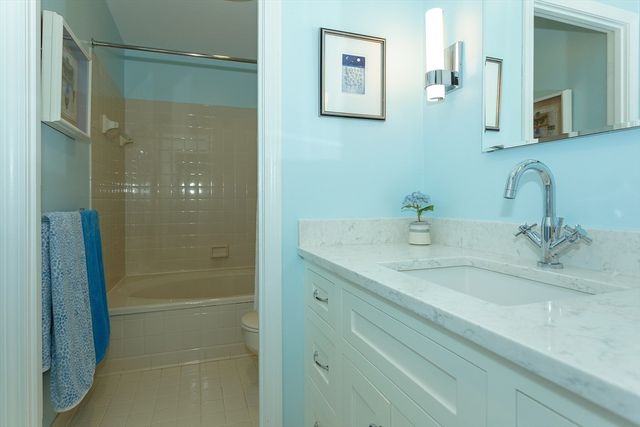 666 Main Street 207, Winchester, MA 01890