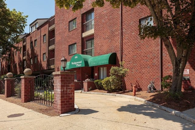 666 Main Street 207, Winchester, MA 01890