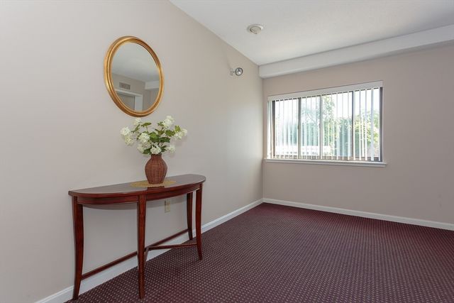 666 Main Street 207, Winchester, MA 01890