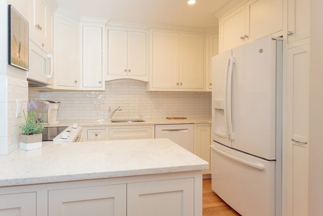 666 Main Street 207, Winchester, MA 01890