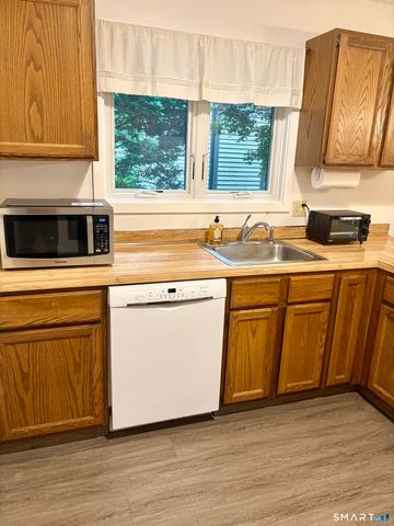 4 Copper Hill Drive 4, Guilford, CT 06437