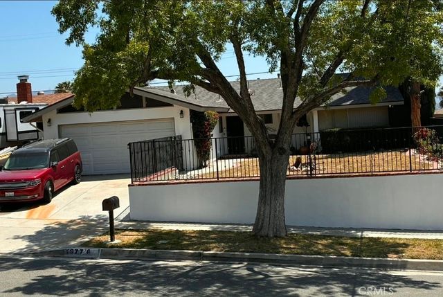 19776 Merryhill Street, Canyon Country, CA 91351