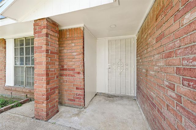 1123 Fallbrook Drive, Houston, TX 77038