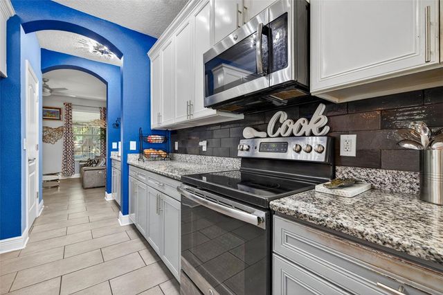 3059 3RD AVENUE N, St Petersburg, FL 33713
