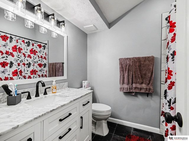 3404 Henery Road, Bellevue, NE 68123