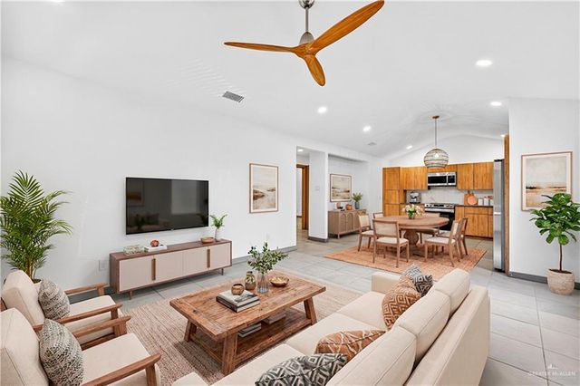 1304 E Hibiscus Avenue, Mcallen, TX 78501