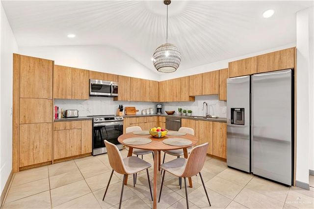 1304 E Hibiscus Avenue, Mcallen, TX 78501