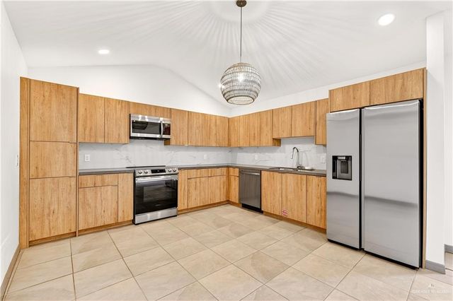 1304 E Hibiscus Avenue, Mcallen, TX 78501