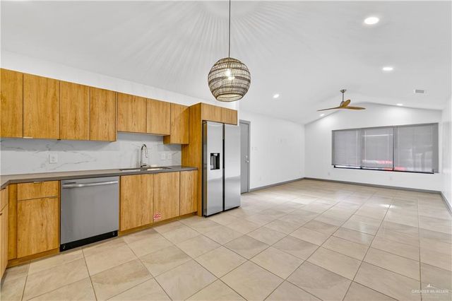 1304 E Hibiscus Avenue, Mcallen, TX 78501