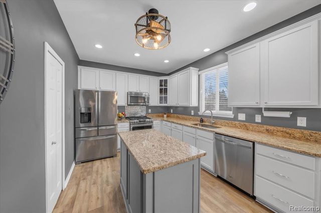 1079 Chelsea Boulevard, Oxford, MI 48371