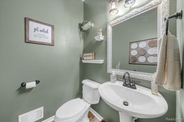 1079 Chelsea Boulevard, Oxford, MI 48371