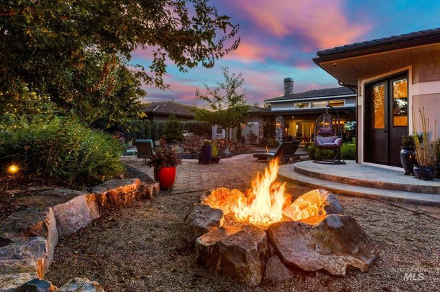 3225 W Salix Dr, Meridian, ID 83646