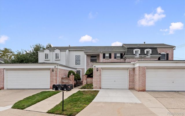 46 Stratford Lane, Rochester Hills, MI 48309