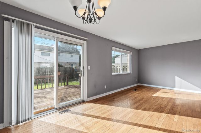 46 Stratford Lane, Rochester Hills, MI 48309