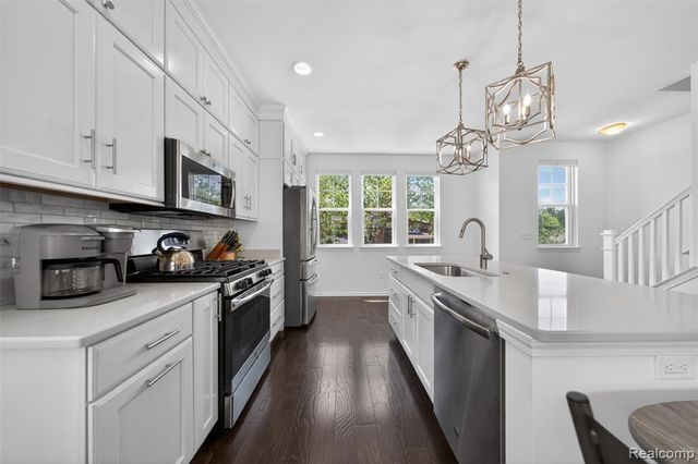 3534 Rochester Road, Royal Oak, MI 48073