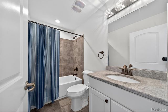 3534 Rochester Road, Royal Oak, MI 48073