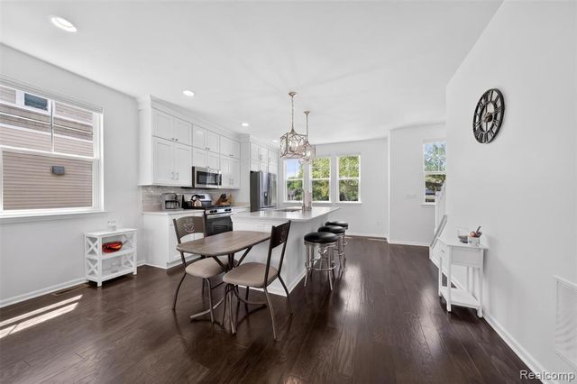 3534 Rochester Road, Royal Oak, MI 48073