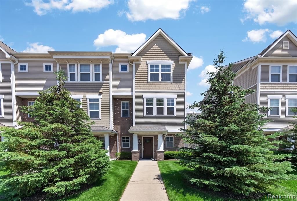 3534 Rochester Road, Royal Oak, MI 48073