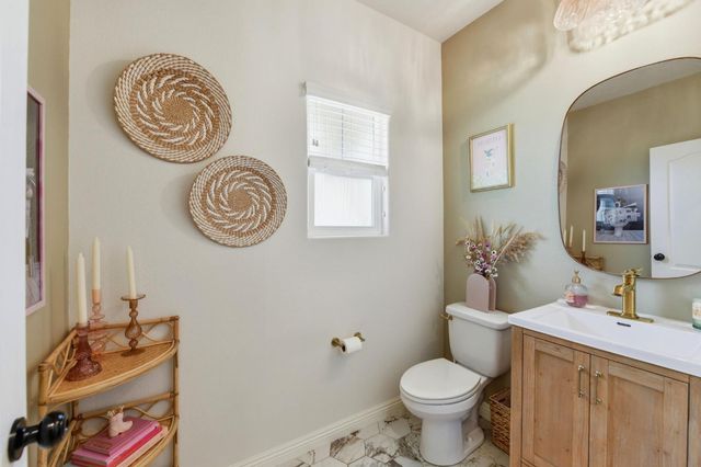 4008 Parkmoor Ln, Roseville, CA 95747
