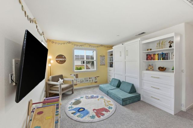 4008 Parkmoor Ln, Roseville, CA 95747