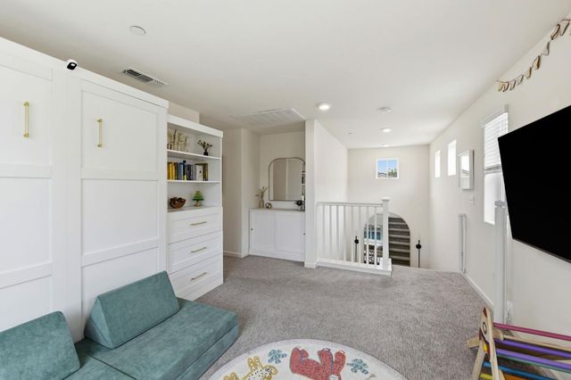 4008 Parkmoor Ln, Roseville, CA 95747