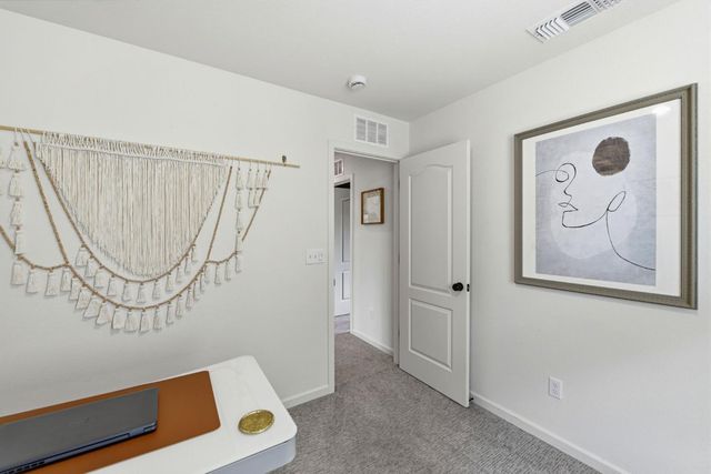 4008 Parkmoor Ln, Roseville, CA 95747