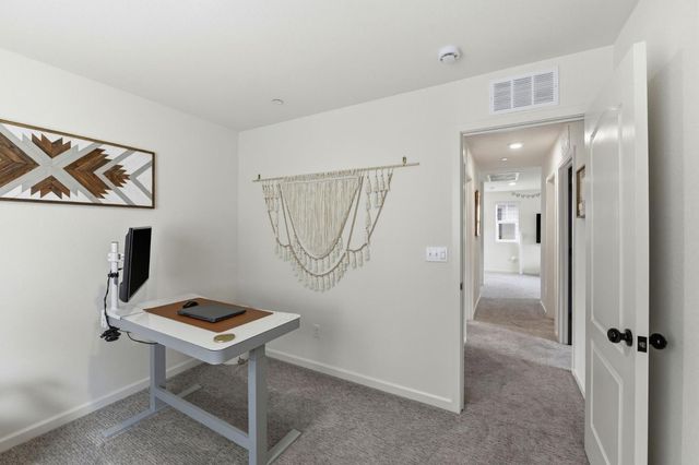 4008 Parkmoor Ln, Roseville, CA 95747