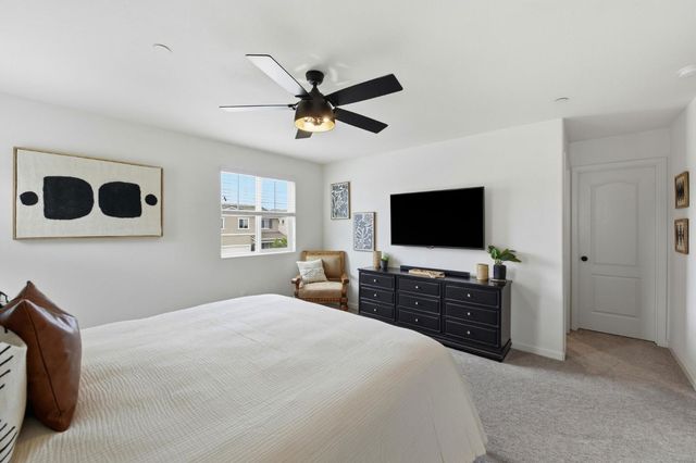 4008 Parkmoor Ln, Roseville, CA 95747
