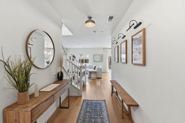 4008 Parkmoor Ln, Roseville, CA 95747