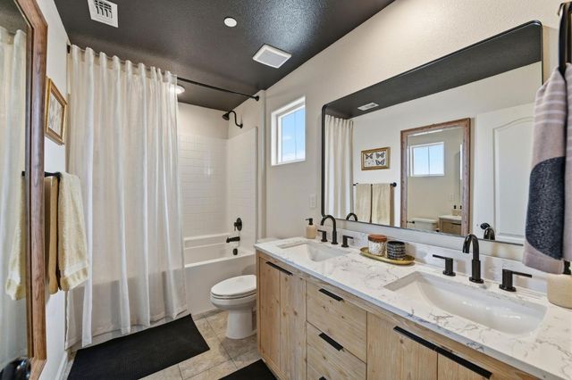 4008 Parkmoor Ln, Roseville, CA 95747