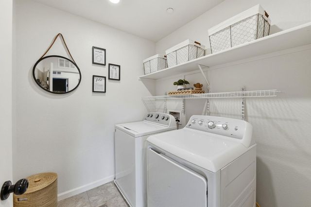 4008 Parkmoor Ln, Roseville, CA 95747