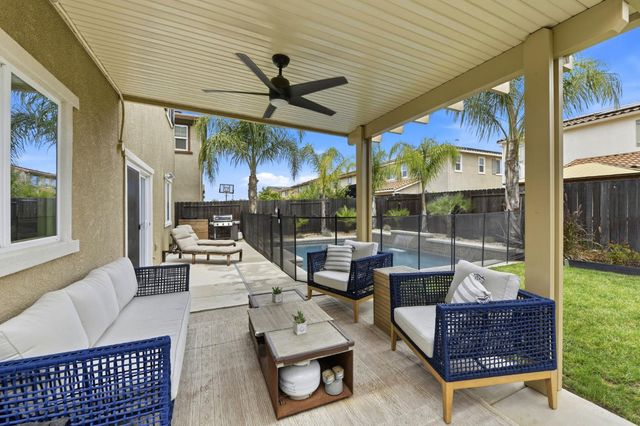 4008 Parkmoor Ln, Roseville, CA 95747