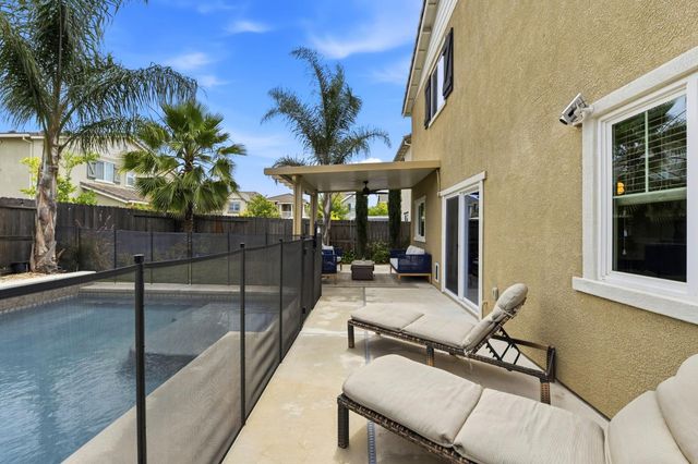 4008 Parkmoor Ln, Roseville, CA 95747