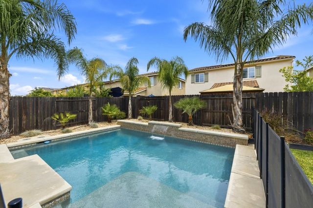 4008 Parkmoor Ln, Roseville, CA 95747