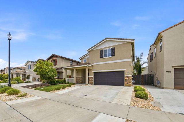 4008 Parkmoor Ln, Roseville, CA 95747