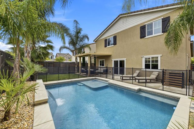 4008 Parkmoor Ln, Roseville, CA 95747