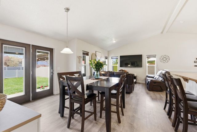 808 S Mayhew Ln, Spokane Valley, WA 99216