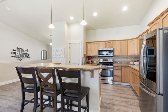 808 S Mayhew Ln, Spokane Valley, WA 99216