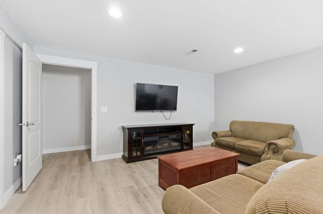 808 S Mayhew Ln, Spokane Valley, WA 99216