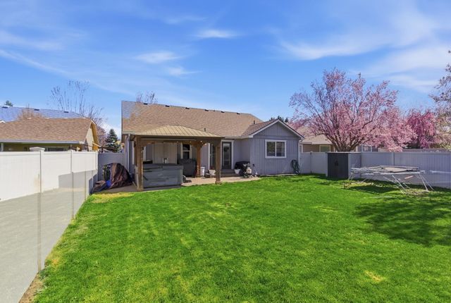 808 S Mayhew Ln, Spokane Valley, WA 99216